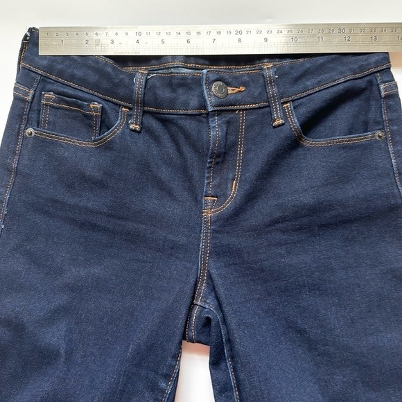 Old Navy Straight Leg / Medium-Rise Jeans - Picture 4 of 6
